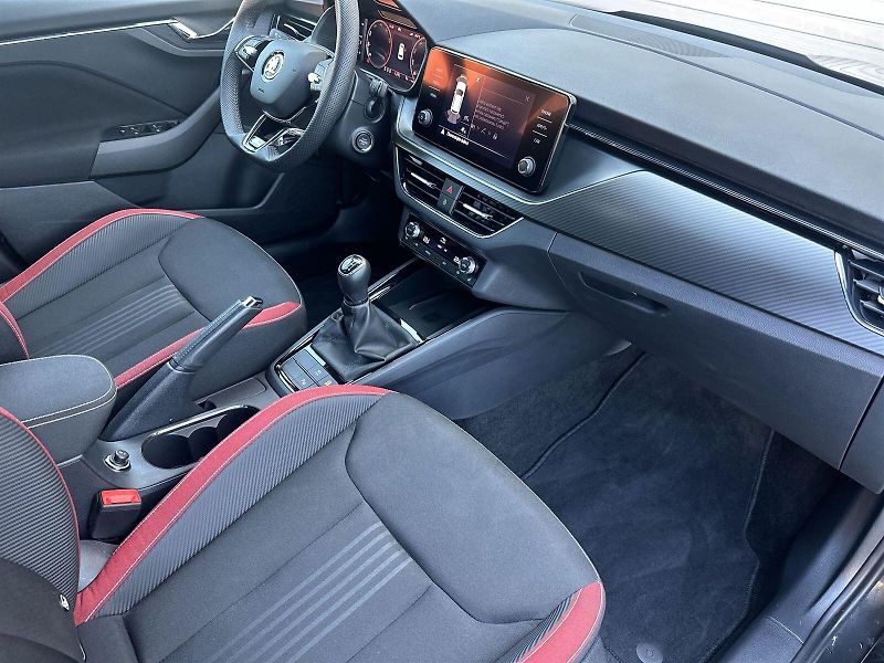 Škoda Kamiq (2024) 1.5 TSI Monte Carlo - fotka 9 z 32