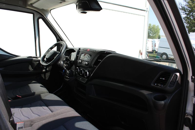 Iveco Daily 35S160 2,3 Skříň+čelo+klima - fotka 9 z 17