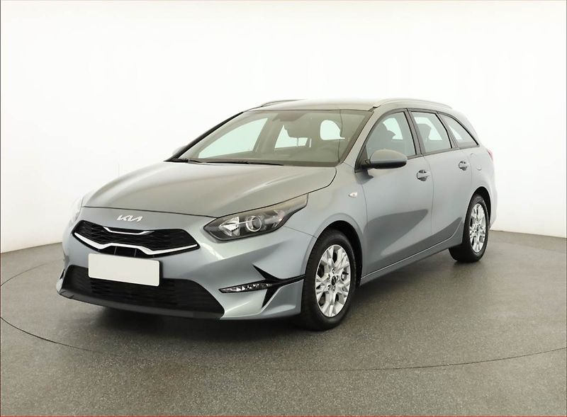 Kia Ceed (2023) 1.5 T-GDI - fotka 2 z 20