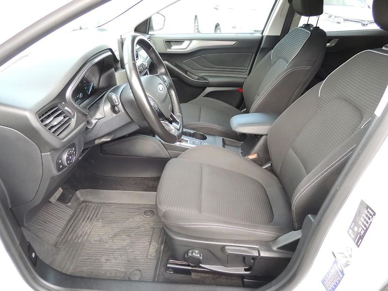 Ford Focus (2022) 1.5TDCi,88kw,Titanium,automat - fotka 38 z 62