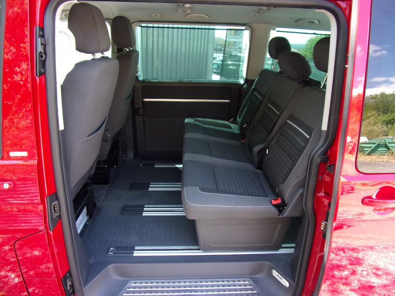 Volkswagen Multivan (2014) 2.0TDi103kW WEBASTO 2xŠOUPAČKY - fotka 17 z 27