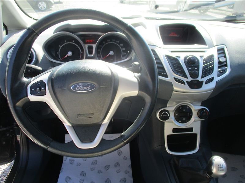 Ford Fiesta 1,2 i, aut.klima, serv.kniha, - fotka 12 z 28