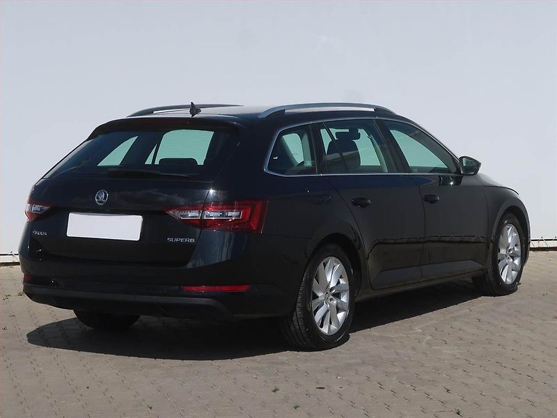 Škoda Superb (2018) Style 1.6 TDI, Serv.kniha - fotka 5 z 15