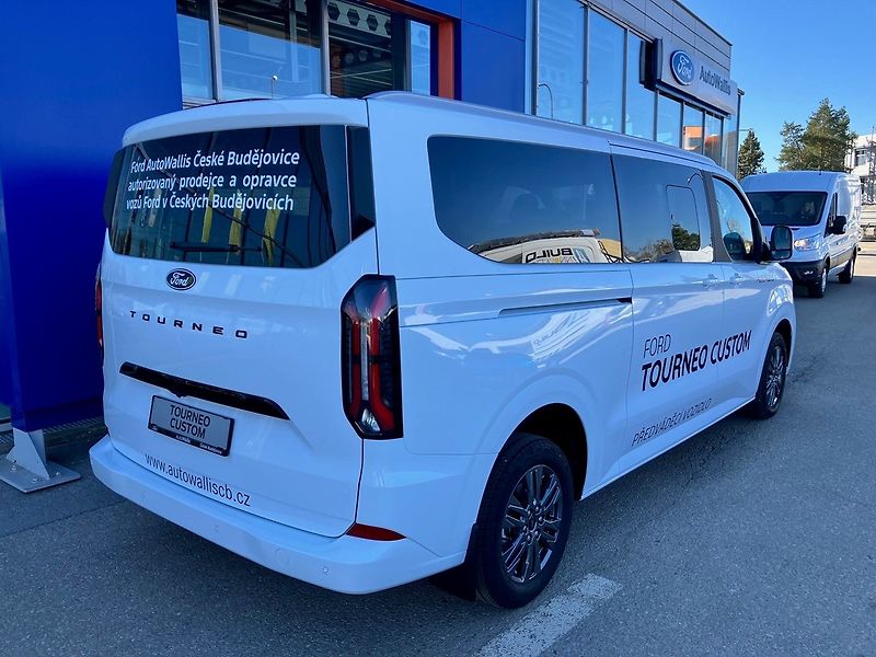 Ford Tourneo Custom (2026) Titanium L2, Tourneo, 2.0 EcoB - fotka 3 z 31