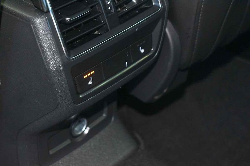 Škoda Karoq je úspěšná jako nový vůz i jako ojetina.
