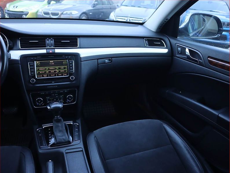 Škoda Superb (2011) Elegance 2.0 TDI, 4X4 - fotka 8 z 22