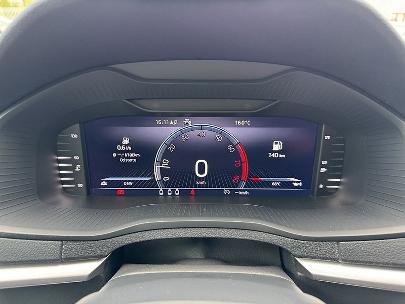 Škoda Karoq (2023) 1.5TSi LED Navi Kamera Virtual - fotka 8 z 48