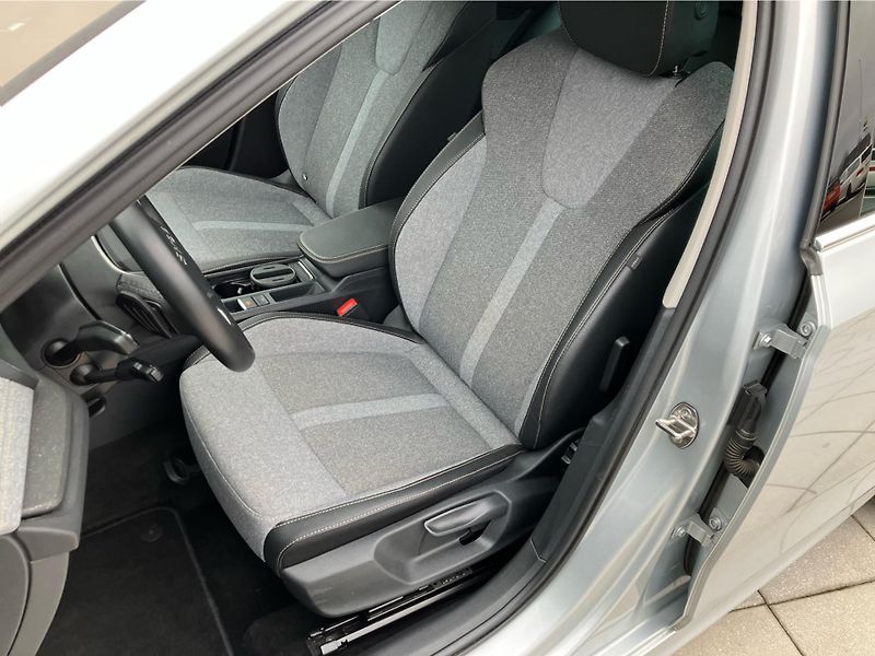 Škoda Octavia 2.0TDI 110 kW DSG TOP SELECTIO - fotka 23 z 30