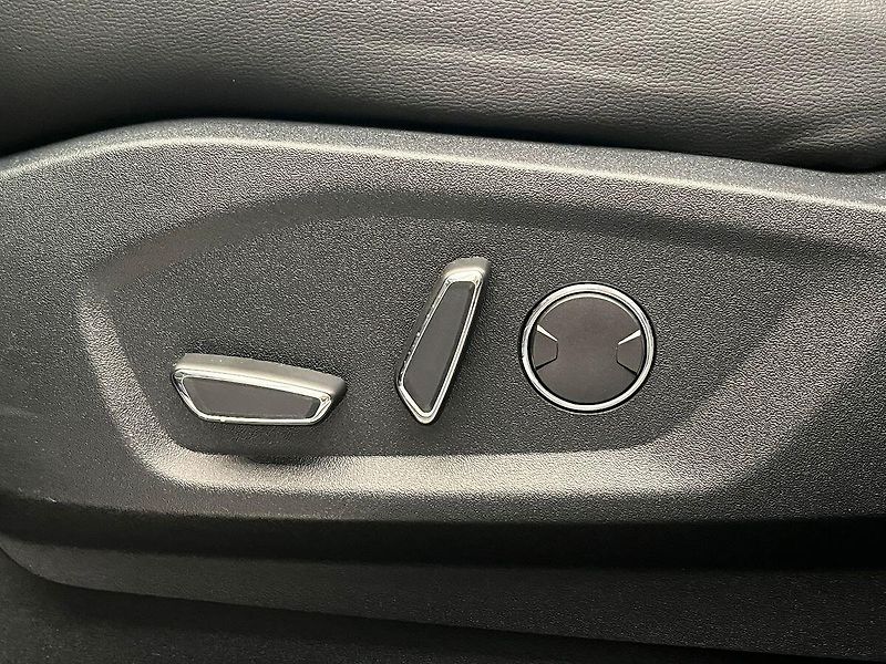 Ford Galaxy 2.5 HEV TITANIUM 7 míst - fotka 27 z 58