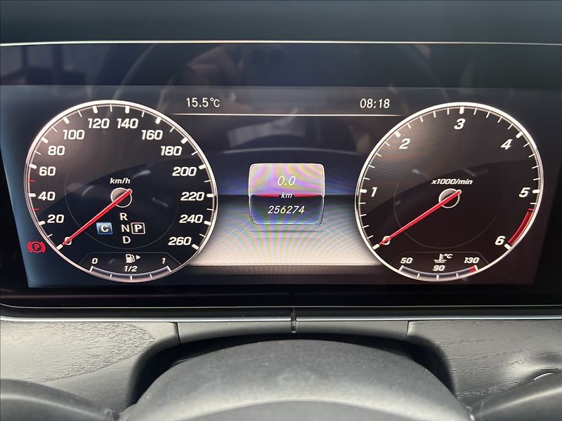 Mercedes-Benz Třídy E 3,0 E 350 d 4M ČR - fotka 6 z 20