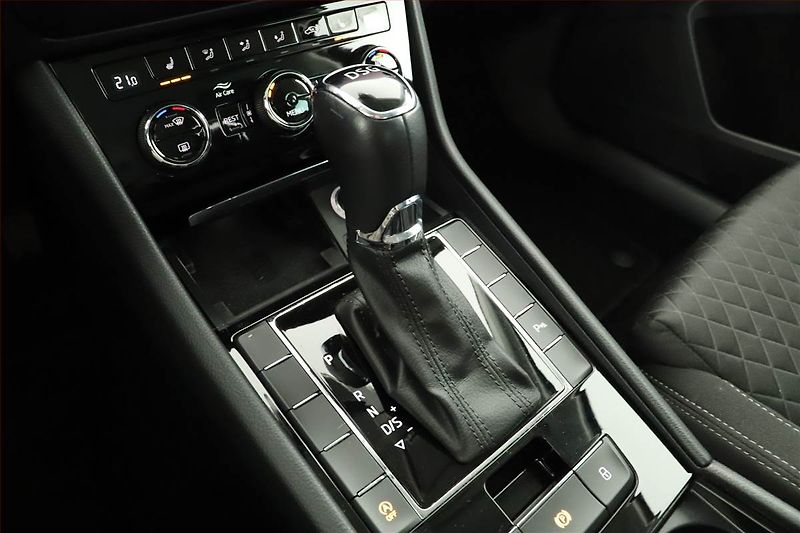 Škoda Superb (2019) 2.0 TDI, Automat, Serv.kniha - fotka 13 z 16