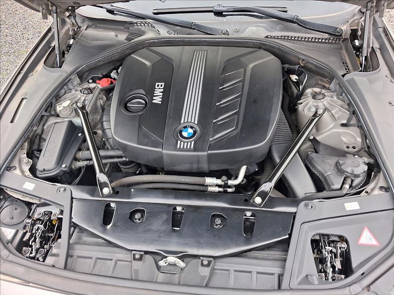 BMW Řada 5 2,0 135kw - fotka 15 z 15