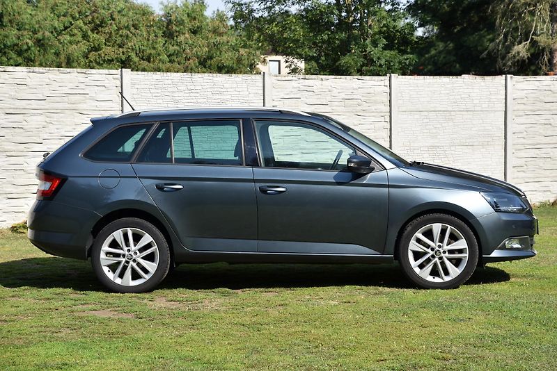 Škoda Fabia 1.2 TSi 6st STYLE,KLIMA,VÝHŘEV - fotka 2 z 50