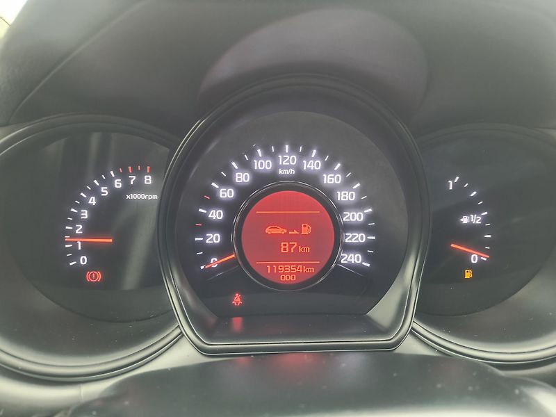 Kia Ceed (2013) 1.6 GDI 99KW/VYHŘ.VOLANT+SEDAD - fotka 28 z 49