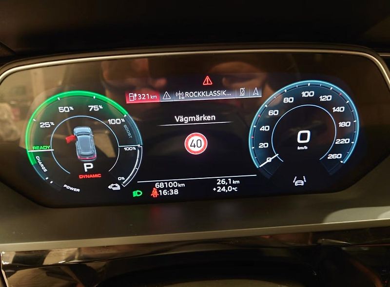 Audi Q8 e-tron 50 Q Kamera Kůže Matrix Taž - fotka 8 z 19