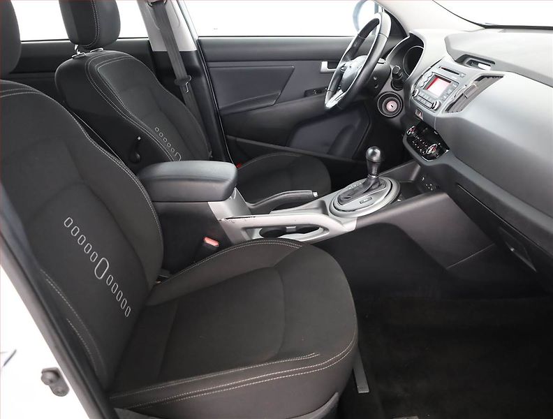 Kia Sportage (2015) 2.0 CRDi, 4X4, Automat - fotka 7 z 16