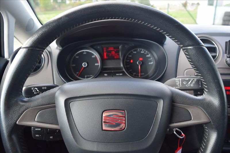 Seat Ibiza 1,6 TDI 66KW PO SERVISE 2XKOLA - fotka 37 z 48