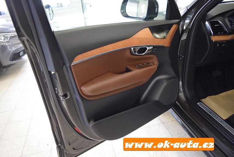 Volvo XC90 2.0 B5 AWD 7 MÍST KAMERA 360°  - fotka 35 z 71