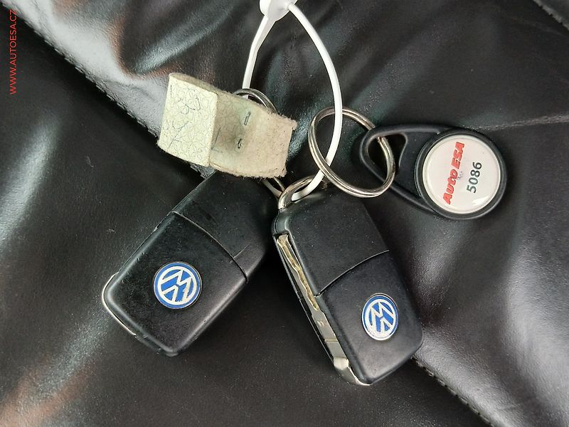 Volkswagen Touran (2007) 1.4 TSi, Highline, DSG - fotka 19 z 19