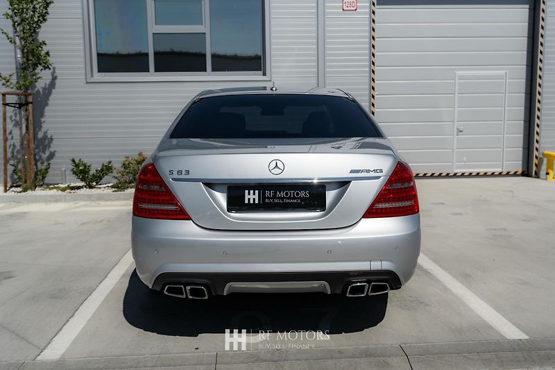 Mercedes-Benz Třídy S (2013) AMG S 63 5.5 V8 Biturbo - fotka 14 z 56
