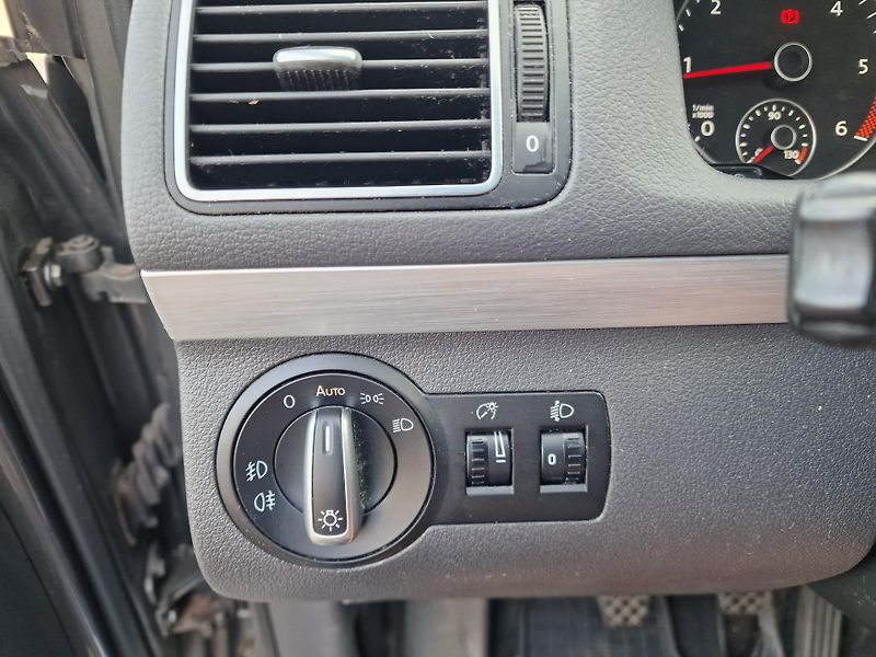 Volkswagen Touran 2,0TDI 103KW CUP NAVI TAŽNÉ  - fotka 17 z 18