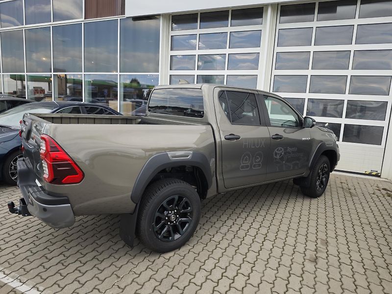 Toyota Hilux (2025) 2.8 D (204 k), 4x4 Invincible - fotka 5 z 18