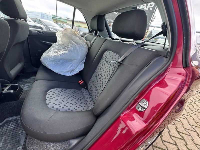 Škoda Fabia (2006) 1,4i 55 KW KILOMETRY TAŽNÉ - fotka 27 z 38