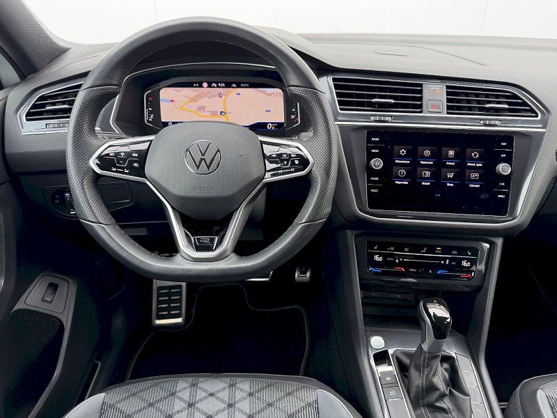 Volkswagen Tiguan Allspace (2024) 2.0 TSI 140kW R-LINE 4MOTION - fotka 8 z 35
