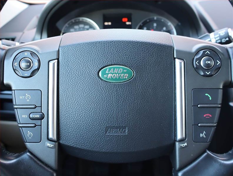 Land Rover Freelander (2014) 2.2 TD4, Tempomat - fotka 17 z 18