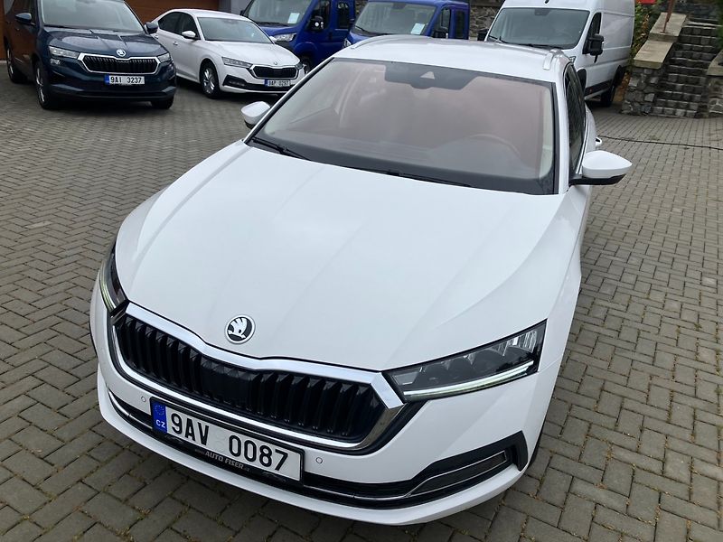 Škoda Octavia (2023) 2.0TDI STYLE NEHAVAROVANÉ - fotka 12 z 28