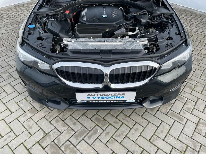 BMW Řada 3 (2020) Com. 318d 110kW Sport! - fotka 12 z 45