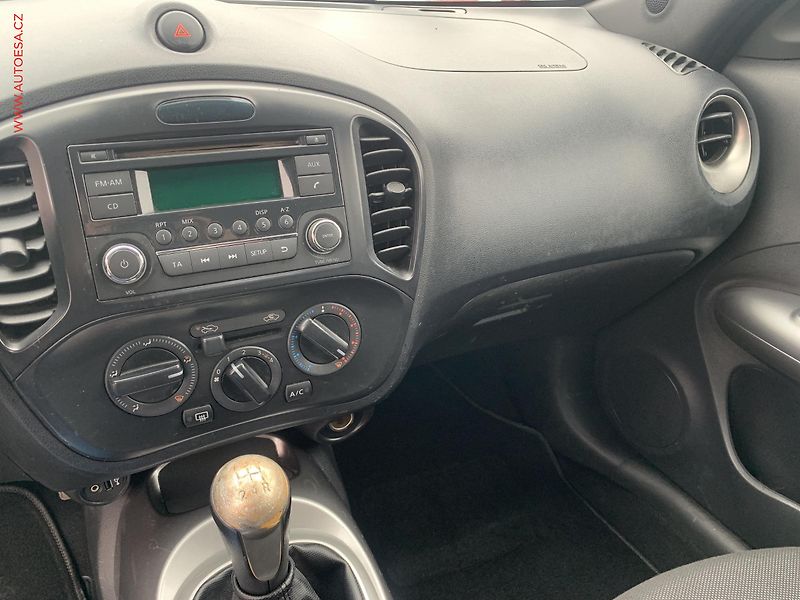 Nissan Juke (2010) 1.6i, AC, tempo - fotka 14 z 17