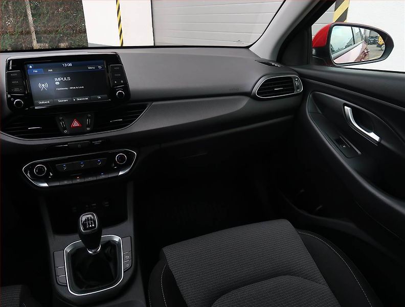 Hyundai i30 (2019) 1.4 CVVT, Serv.kniha, Tempomat - fotka 8 z 17