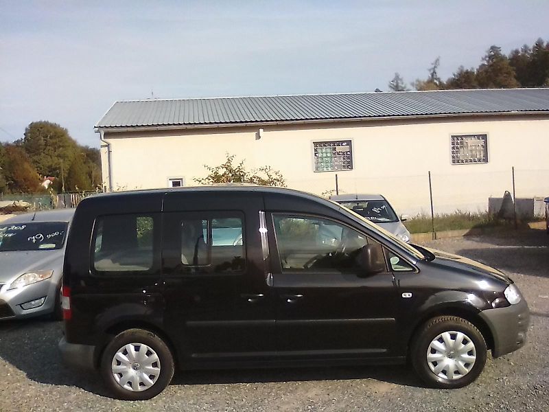 Volkswagen Caddy (2005) 1.6i 16V, závěs - fotka 3 z 30