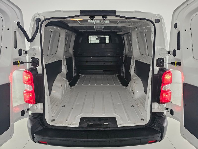 Toyota ProAce City Verso (2022) LONG 2.0D 106kW ACTIVE EXTRA - fotka 17 z 21