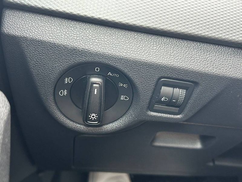 Škoda Scala Ambition 6MP 1,0TSI - fotka 18 z 22