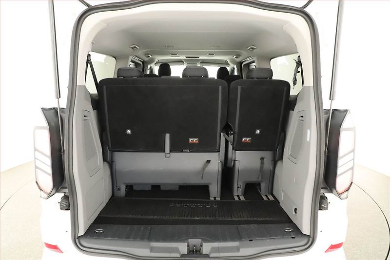 Ford Tourneo Custom (2024) 2.0 EcoBlue - fotka 11 z 21