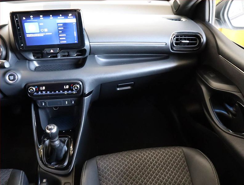 Toyota Yaris (2022) Selection Style 1.5 VVT-i - fotka 8 z 25
