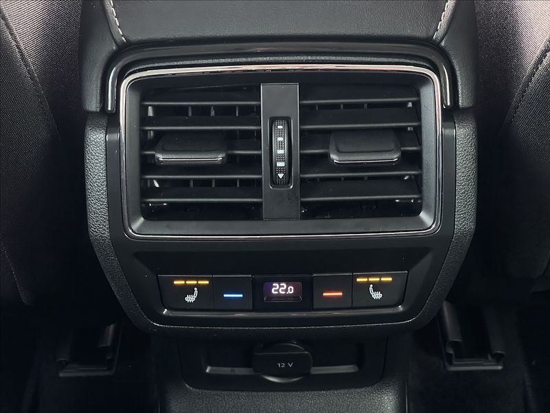 Škoda Karoq 2,0 TDI DSG Style Plus NAVI - fotka 16 z 25