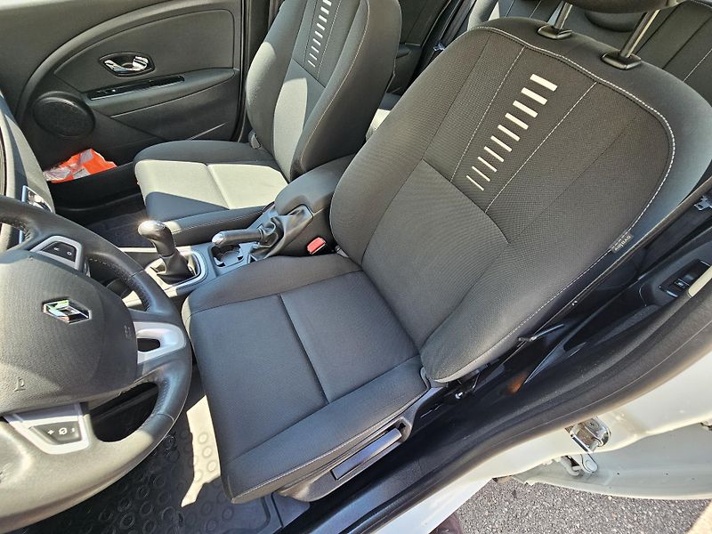 Renault Mégane (2012) 1.6i - fotka 9 z 17