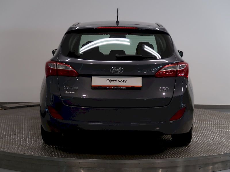 Hyundai i30 (2017) WEEKEND 1.6GDI 99KW - fotka 9 z 30