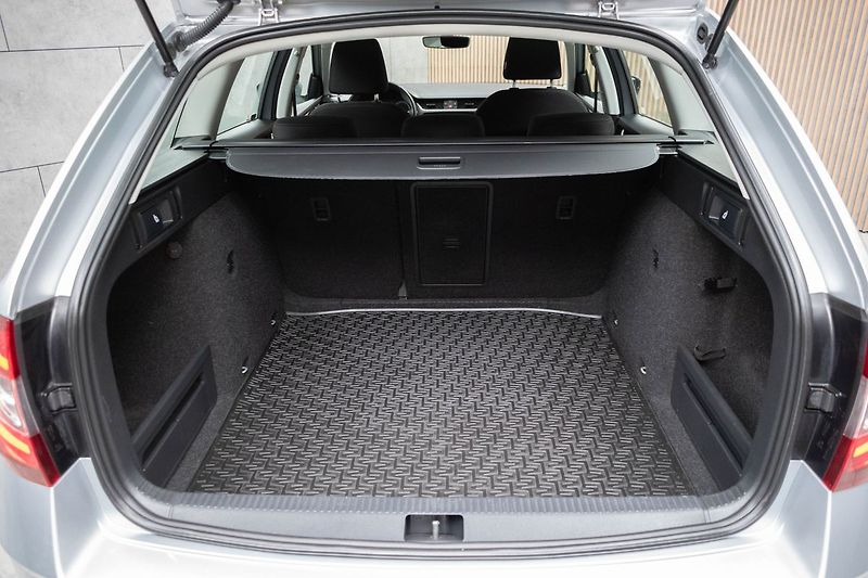 Škoda Octavia 1.6 TDI*85kW*STYLE*DPH* - fotka 35 z 36