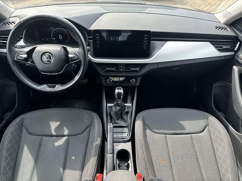 Škoda Scala (2023) 1.0 TSI DSG Ambition - fotka 5 z 31
