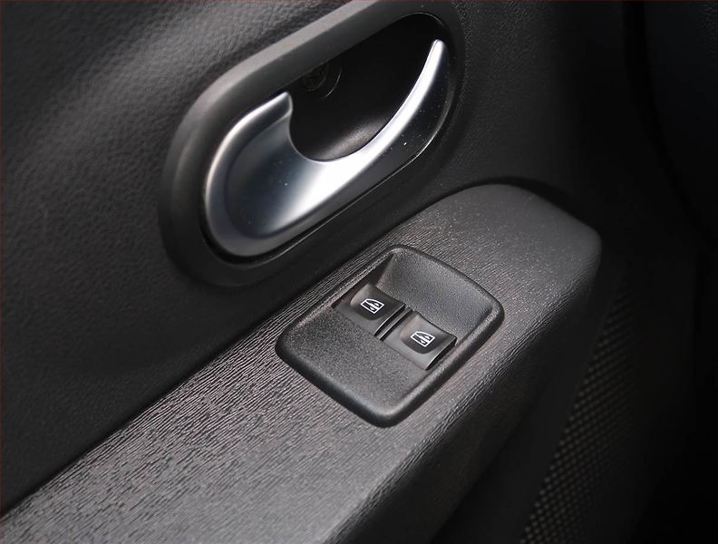 Dacia Lodgy (2022) Comfort 1.5 Blue dCi, ČR,1.maj - fotka 17 z 18
