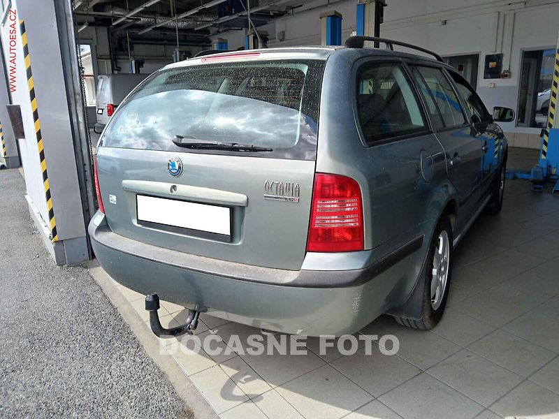 Škoda Octavia (2002) 1.6i Elegance, 2.maj,ČR - fotka 2 z 3