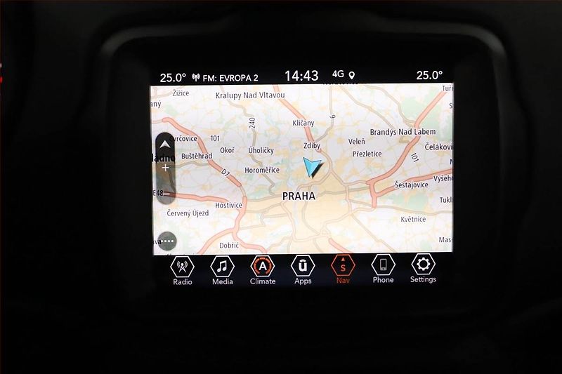 Jeep Renegade (2020) 4xe - fotka 17 z 22