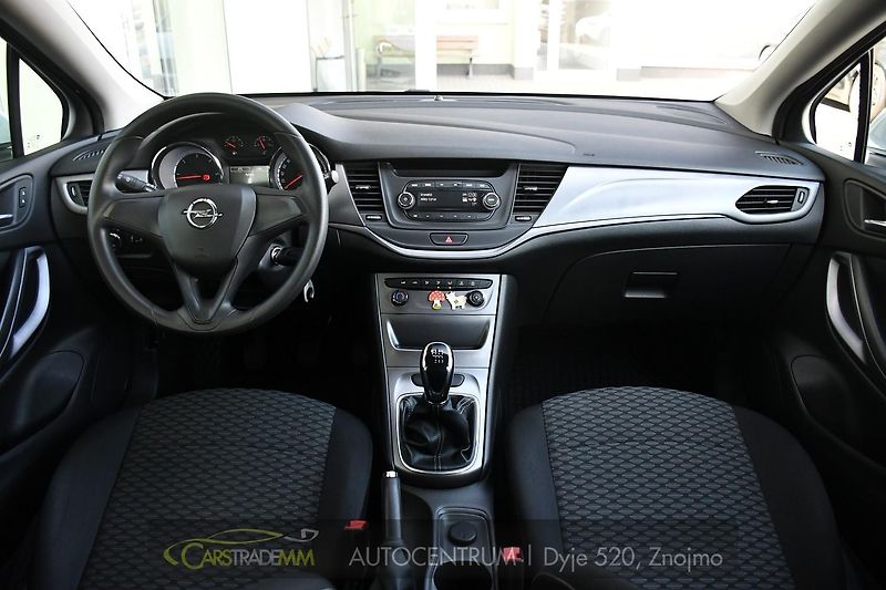 Opel Astra 1.6CDTi CARPLY NAVI - fotka 20 z 40