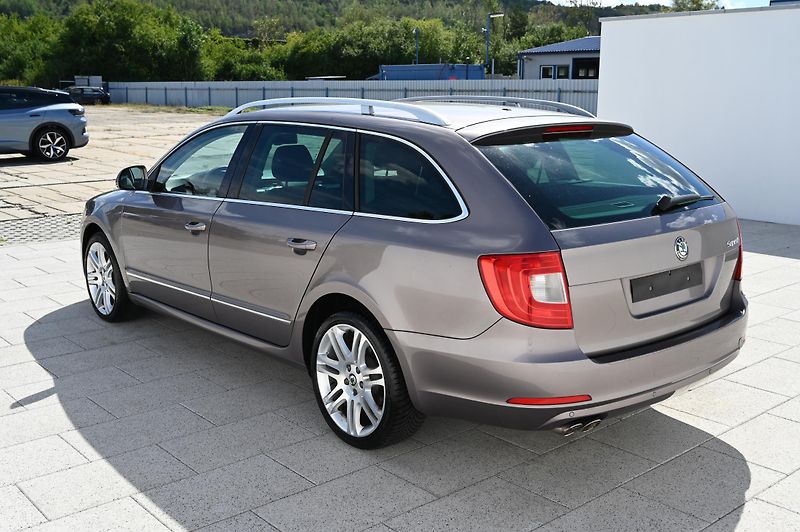 Škoda Superb 2.0TDI 125KW rezervace 3/2011 - fotka 6 z 43