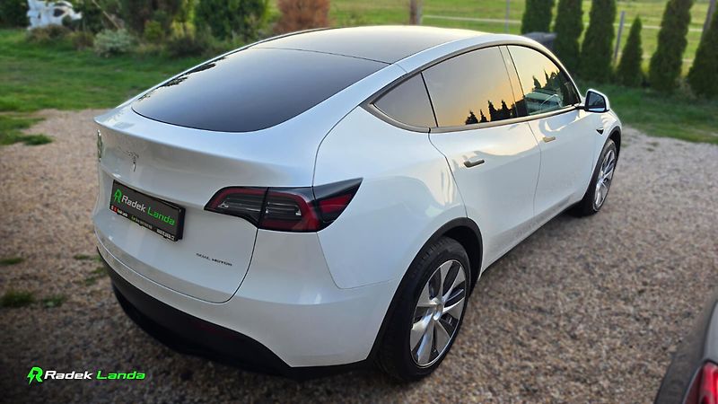 Tesla Model Y (2023) Long Range AWD Berlín - fotka 5 z 11