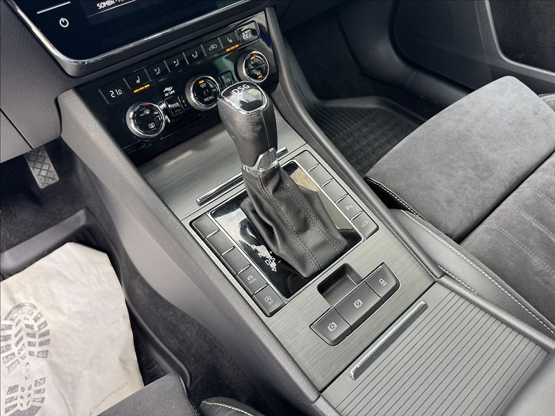 Škoda Superb 2,0 TDI DSG STYLE DPH 1.maj ČR - fotka 36 z 50
